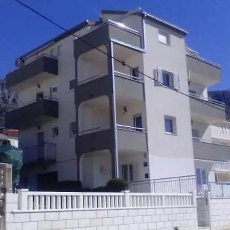Apartment In With Sea View, Terrace, Air Conditioning, Wifi 5113-1 Dugi Rat